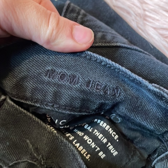American Eagle Black Distressed Mom Jean Size‎ 6 - Picture 5 of 8